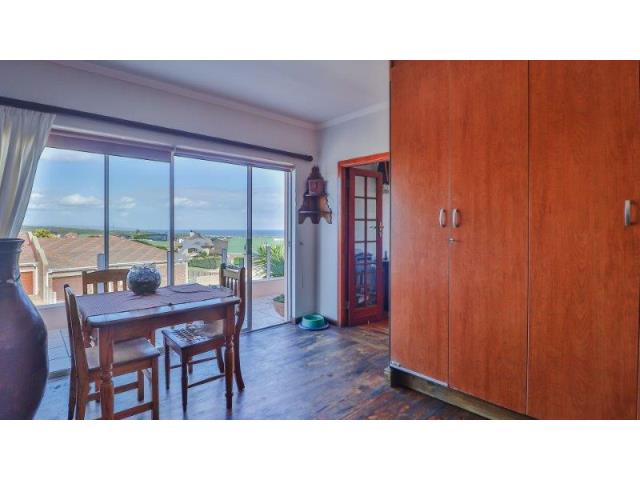 5 Bedroom Property for Sale in Stilbaai Wes Western Cape